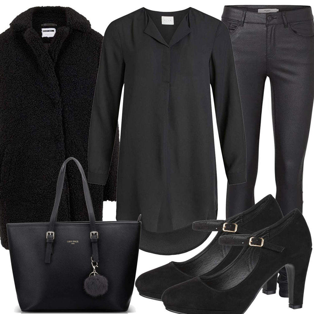 Schwarzes Frauenoutfit mit Bluse, Mantel und Pumps