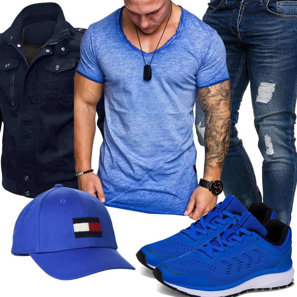 Blaues Herrenoutfit mit Shirt, Sneakern und Cap