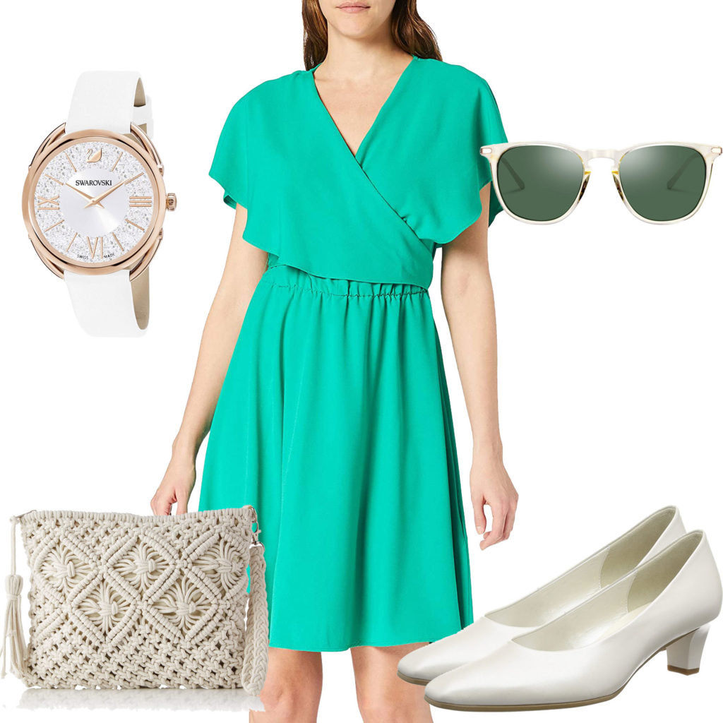 Sommer-Damenoutfit mit Kleid, Brille und Uhr