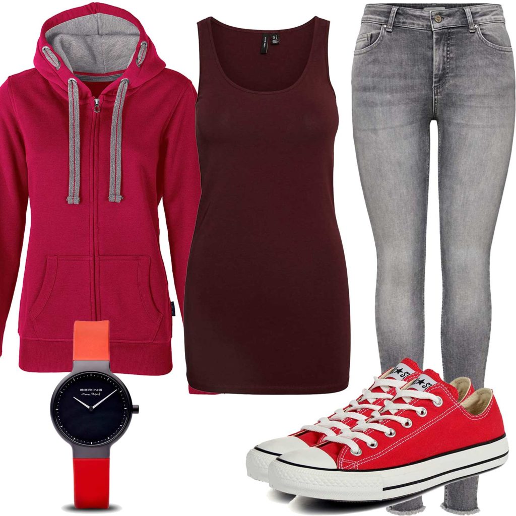 Rotes Damenoutfit mit Hoodie, Top und Sneakern