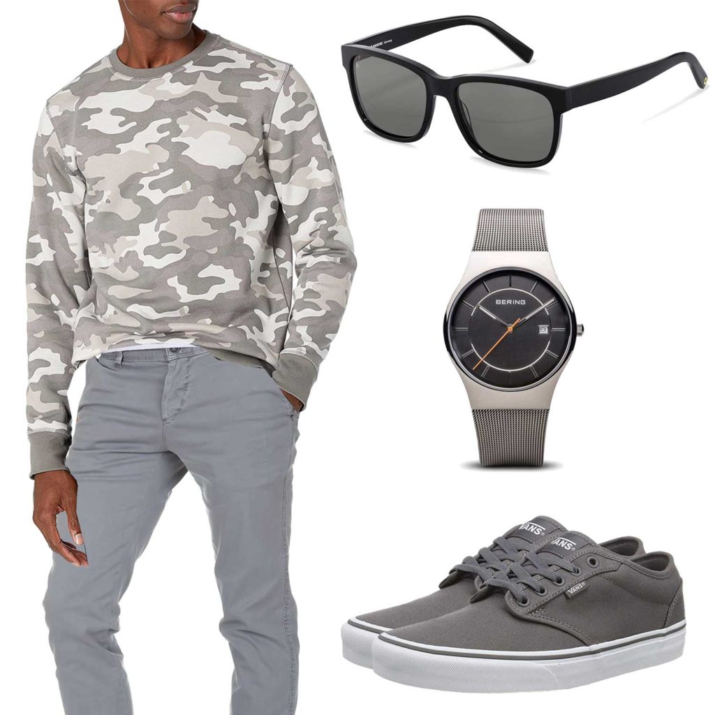 Graues Herrenoutfit mit Camouflage Pullover