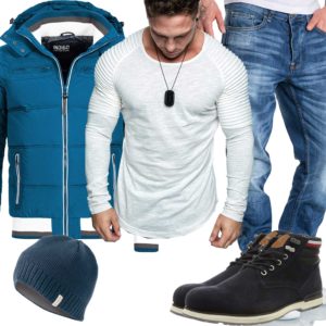 Herren-Winteroutfit mit hellblauer Jeans und Steppjacke